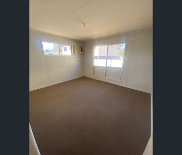 6 Menzies Court, Moranbah, Qld 4744 - Photo 6