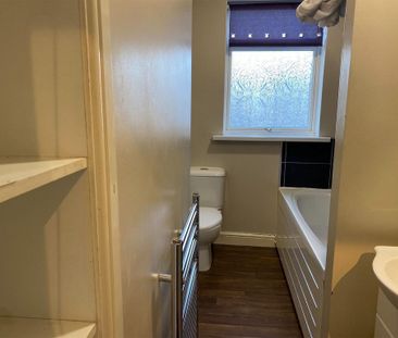 3 bedroom terraced house to rent - Photo 2