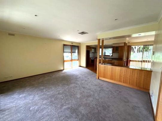 CHARMING 4 BEDROOM FAMILY HOME - Photo 1