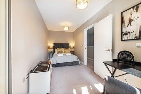 3 bedroom town house to rent - Photo 3