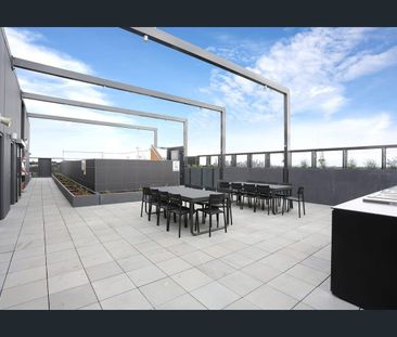 Modern One Bedroom Apartment in YarraBend - Photo 1