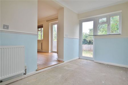 Sandy Lane, Woking, Surrey, GU22 8BA - Photo 2