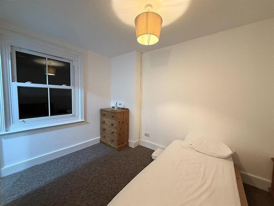 7 bedroom house share to rent - Photo 1