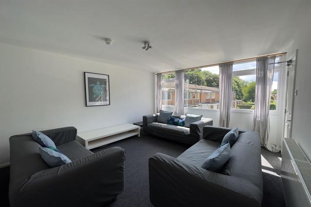 5 bedroom detached house to rent - Photo 1