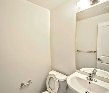 For Lease - 2635 William Jackson Drive Unit# 717, Pickering, Ontario - Photo 5