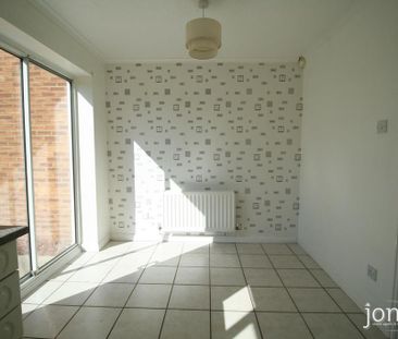 3 bedroom semi-detached house to rent - Photo 2