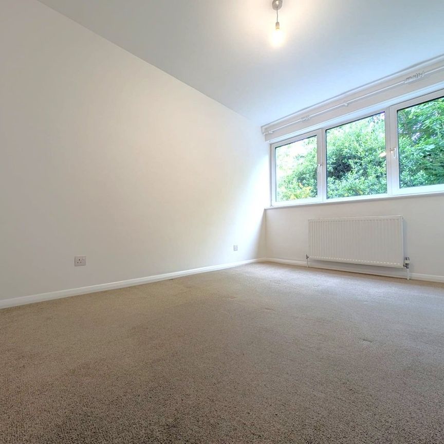 3 Bed Maisonette, Pinelands Close, SE3 - Photo 1