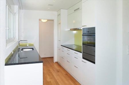 "Do you like living in a well-maintained residential building?" - Photo 2