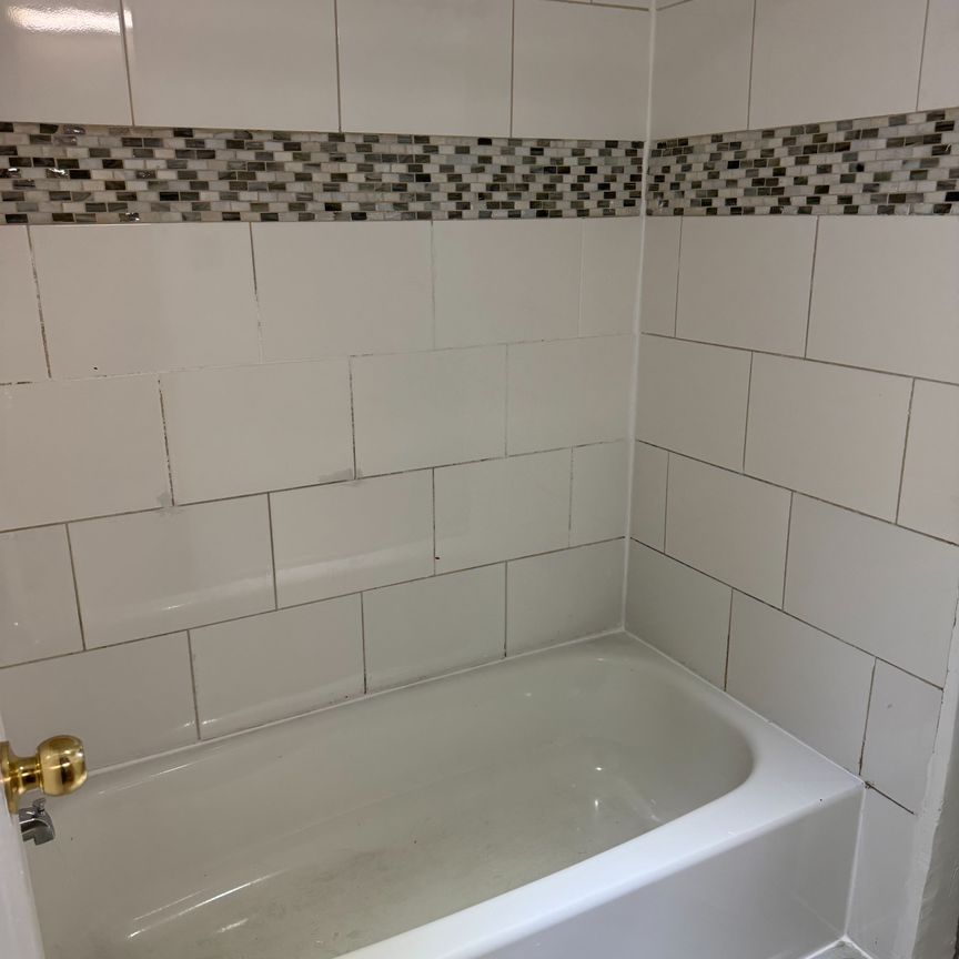 For Lease - 47 Carisbrooke Square Unit# Bsmt, Toronto, Ontario - Photo 1