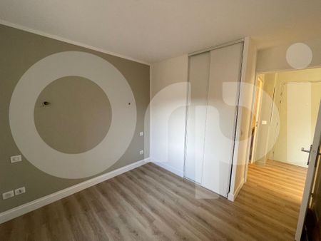 Appartement 2 pièces 29m2 MARSEILLE 8EME 795 euros - Photo 2