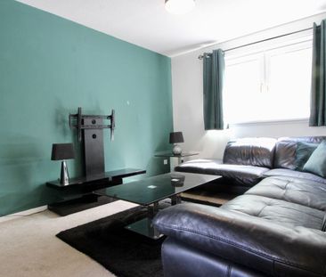 1 Bedroom - Photo 2