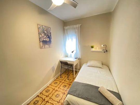 Calle de Sierra Carbonera, Madrid, Community of Madrid 28053 - Foto 1