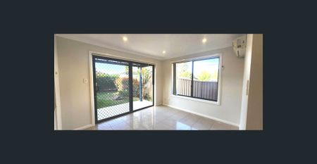 Secure Four Bedroom Family Duplex!! - Photo 2