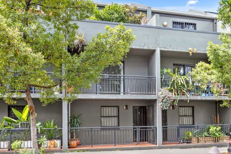 2/7a Ivy Street (enter Via Lander Street), Darlington NSW 2330 - Townhouse For Rent | Domain - Photo 2