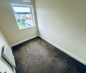 BankStreet, Somercotes, ALFRETON - Photo 1