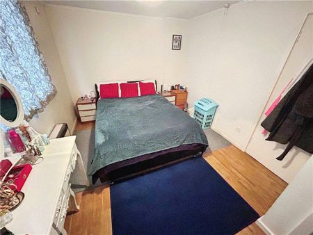 3 bedroom apartment to rent - Photo 2