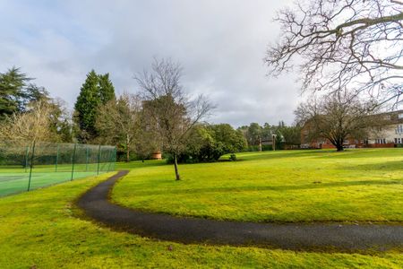 Heath House Road, Worplesdon, GU22 - Photo 4