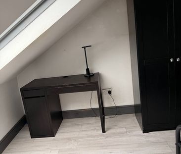 2 Bed Maisonette, Knotts Green Road, E10 - Photo 6