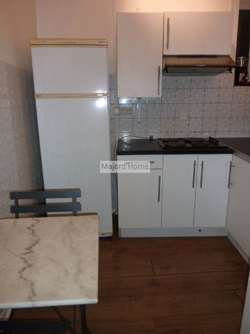 Location Appartement 1 pièce 34m² NIMES 30000 - Photo 4