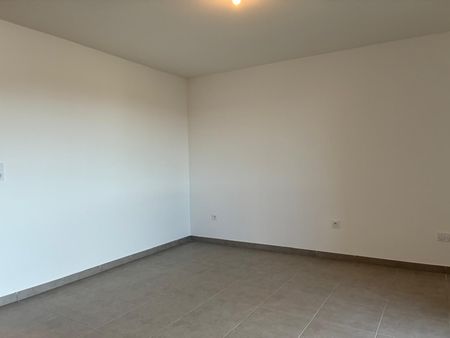 Location Appartement 1 pièce 34m² VALENCE 26000 - Photo 4