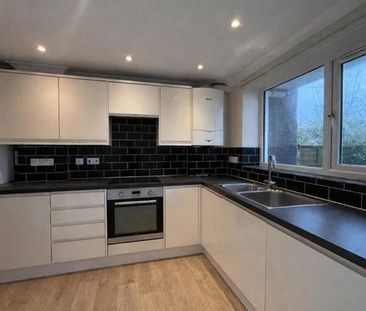 4 bedroom terraced house to rent - Photo 3