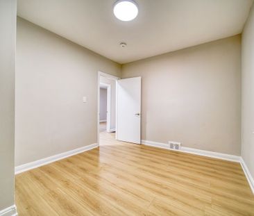 For Lease - 82 Oxford Street Unit# Main, Richmond Hill, Ontario - Photo 3