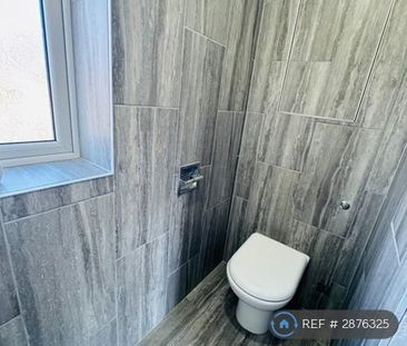 3 bedroom terraced house to rent - Photo 6