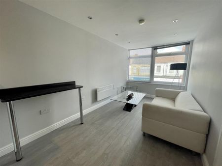 Heaton Road, Newcastle upon Tyne - Photo 2