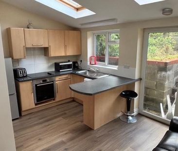 5 bedroom terraced house to rent - Photo 3