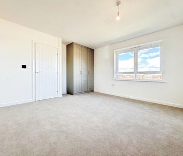 2 bedroom semi-detached house to rent - Photo 4
