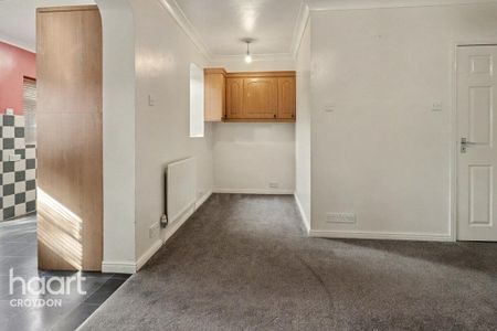 3 bedroom terraced house to rent - Photo 5