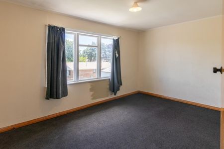 Looking for your next perfect easy care home? - Photo 2