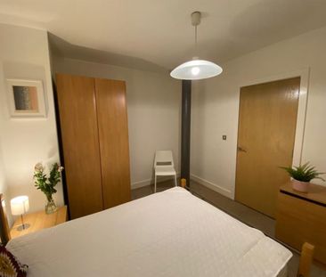 2 bedroom Flat To Let - Photo 5