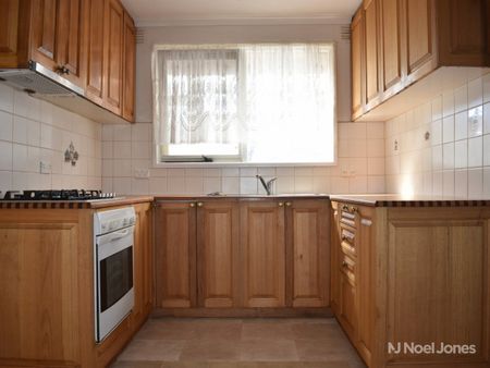 41 Barkly Street, BOX HILL - Photo 2