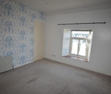 2 bedroom end of terrace house to rent - Photo 4