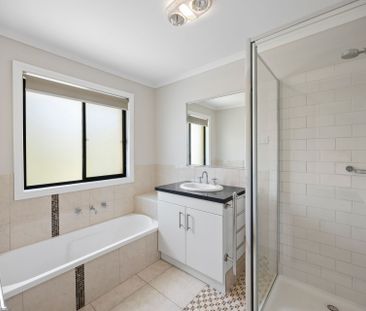 Private Parkside Living Backing Onto Bushland - Photo 4