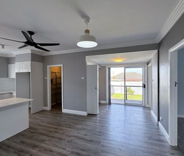 "Comfortable Living with Modern Updates" - Photo 2