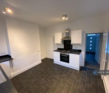 2 bedroom end of terrace house to rent - Photo 5