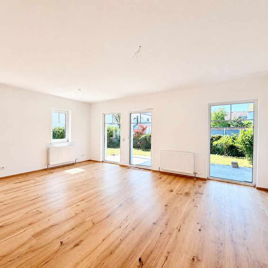 Frisch renovierte 3-Zimmer-Wohnung mit Garten, Parkplatz und barrierefreiem Zugang in Neuzeug - Photo 1