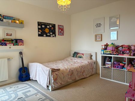 2 Bed Flat, Enterprise Way, SW18 - Photo 4