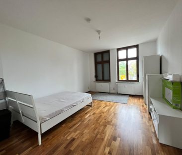 Großzügige Wohnung in zentraler Lage! - Foto 1