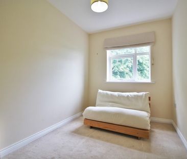 2 bedroom flat to let - Photo 1