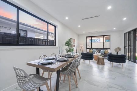 Immaculate Five-Bedroom Double-Storey Masterpiece - Photo 5