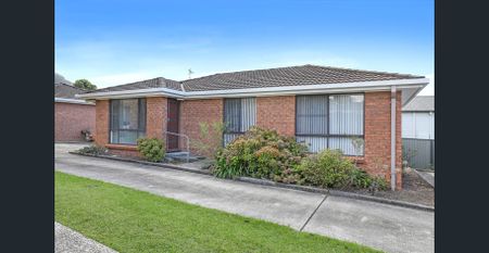 Neat and Tidy 3 bedroom Villa - Photo 2