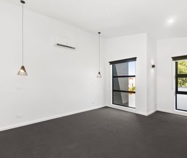 57a Castlewood Street, Bentleigh East VIC 3165 - Townhouse For Rent... - Photo 3