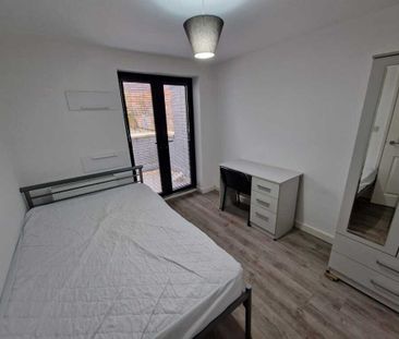 2 Bed Student Accommodation - Photo 2
