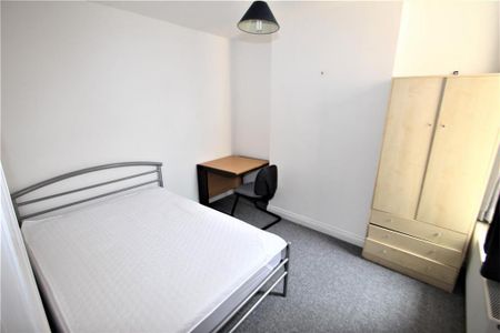 4 bedroom terraced house to rent - Photo 5