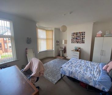 6 bedroom private hall to rent - Photo 5