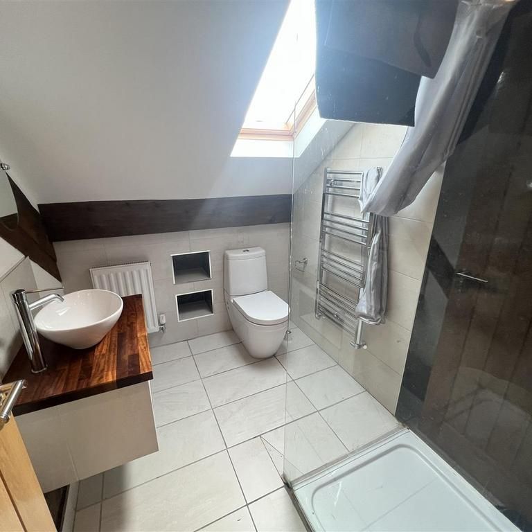 3 bedroom barn conversion to rent - Photo 1