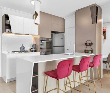 Elevated Inner City Living in the Heart of Kangaroo Point - Photo 6